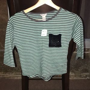 Girl’s Medium Forever 21 - 3/4 length sleeve Shirt *New w/ Tag*